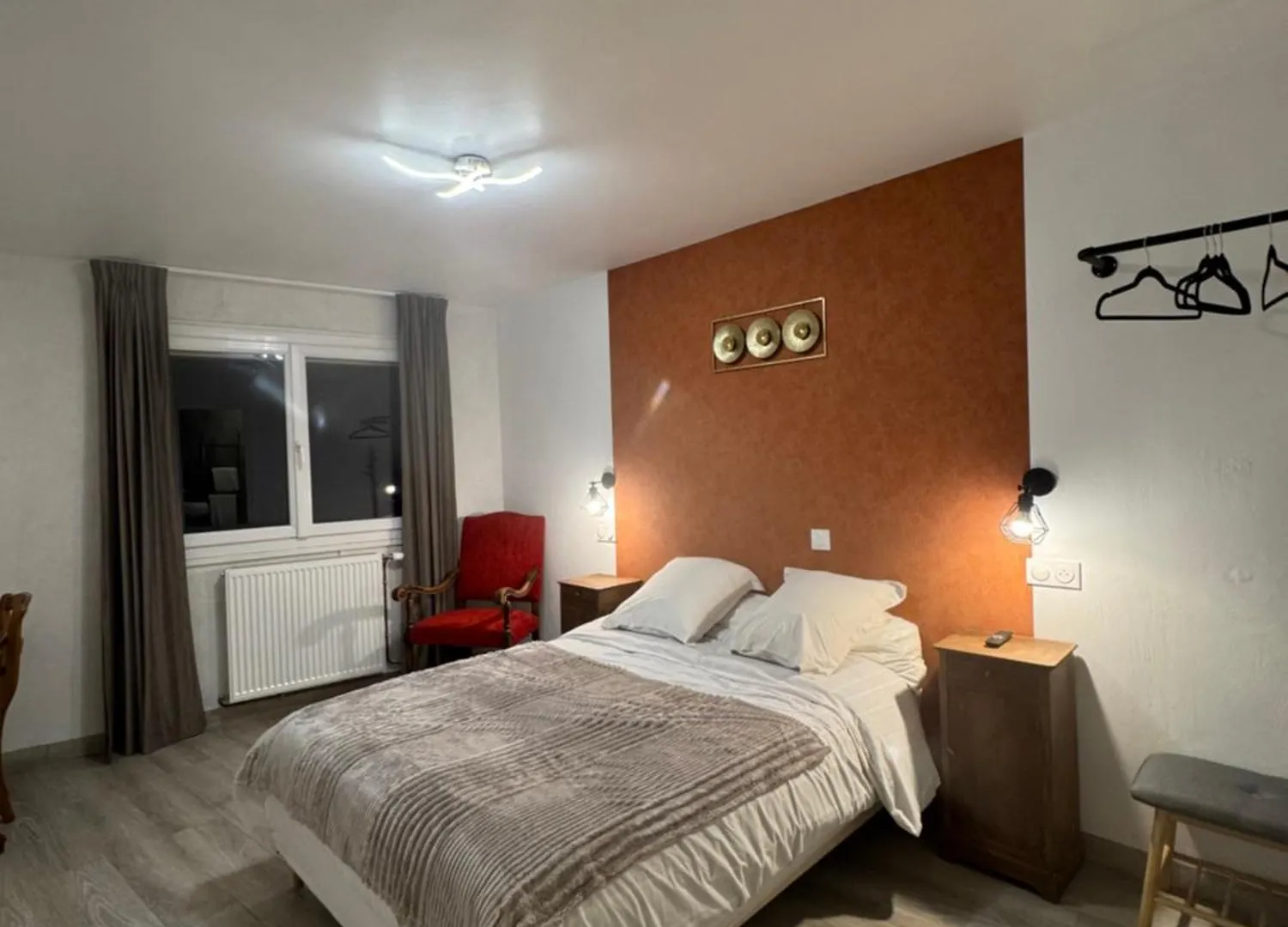 Le Napoleon Hotel Corps